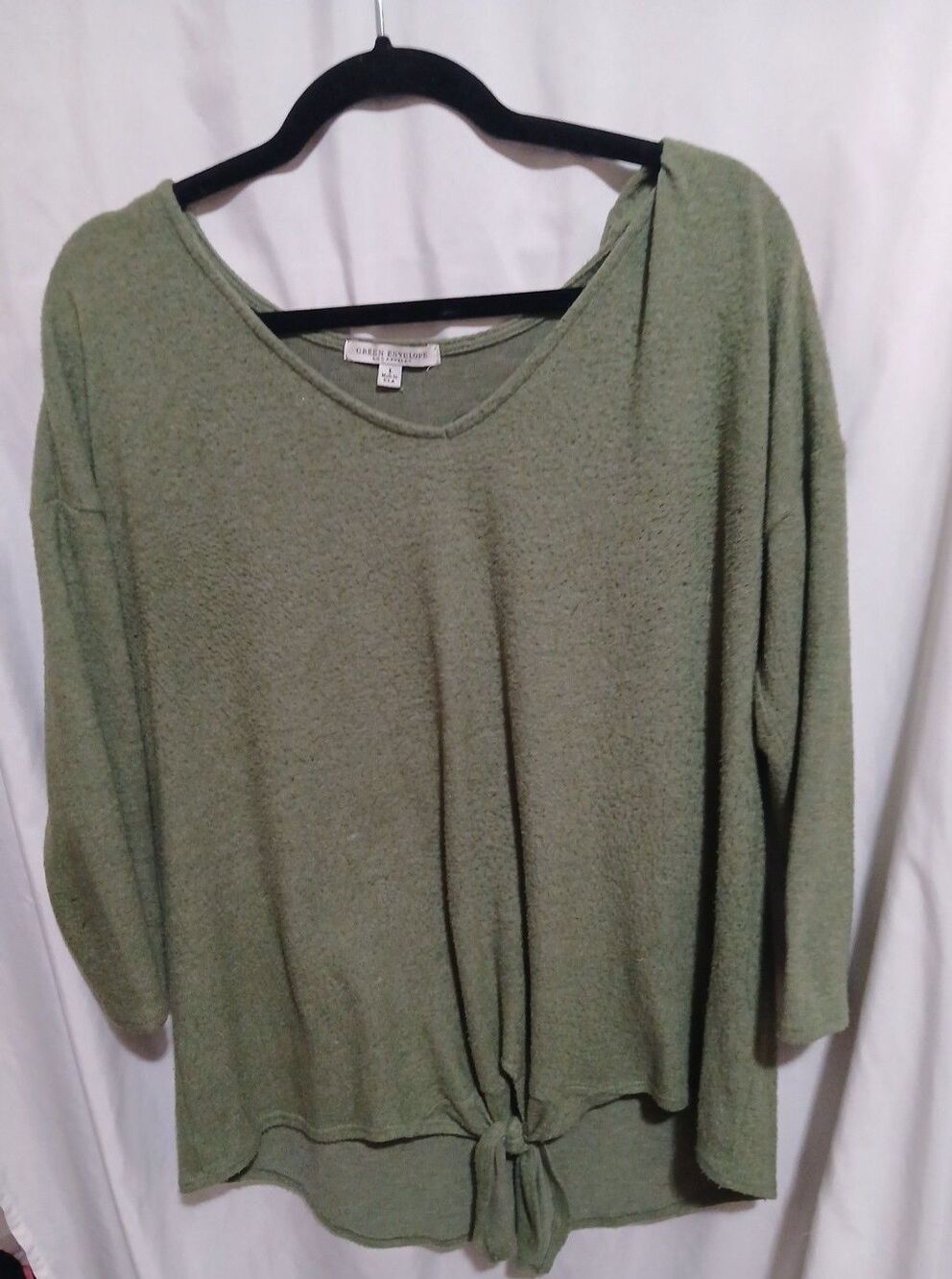 Green Envelope Los Angeles women's top green size Large  3/4 Sleeve  read